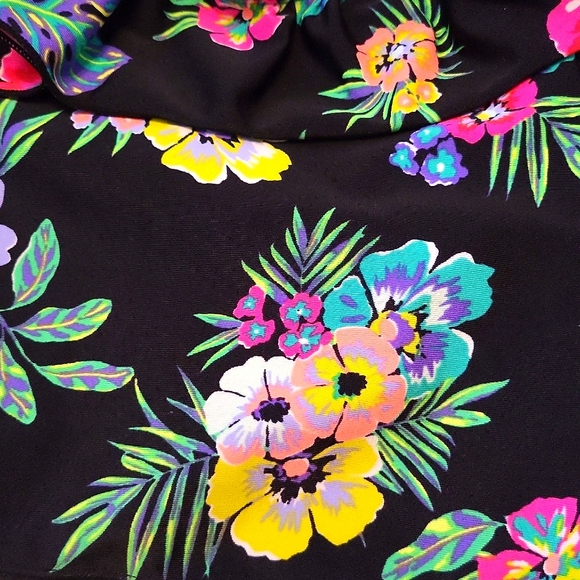 Black floral two piece bathing suit/bikini - Picture 4 of 4